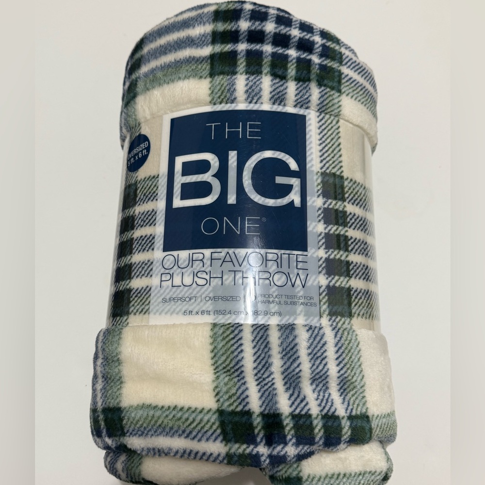NEW BIG ONE oversized throw blanket plaid brand NEW with tag